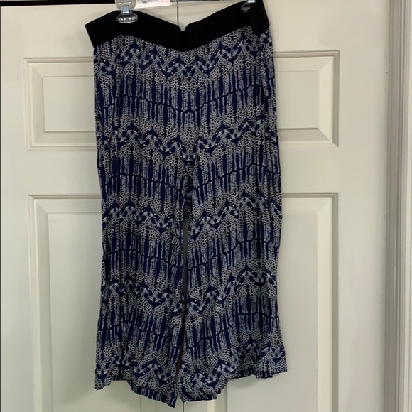 Alfani Crop Pants - Picture 2 of 3